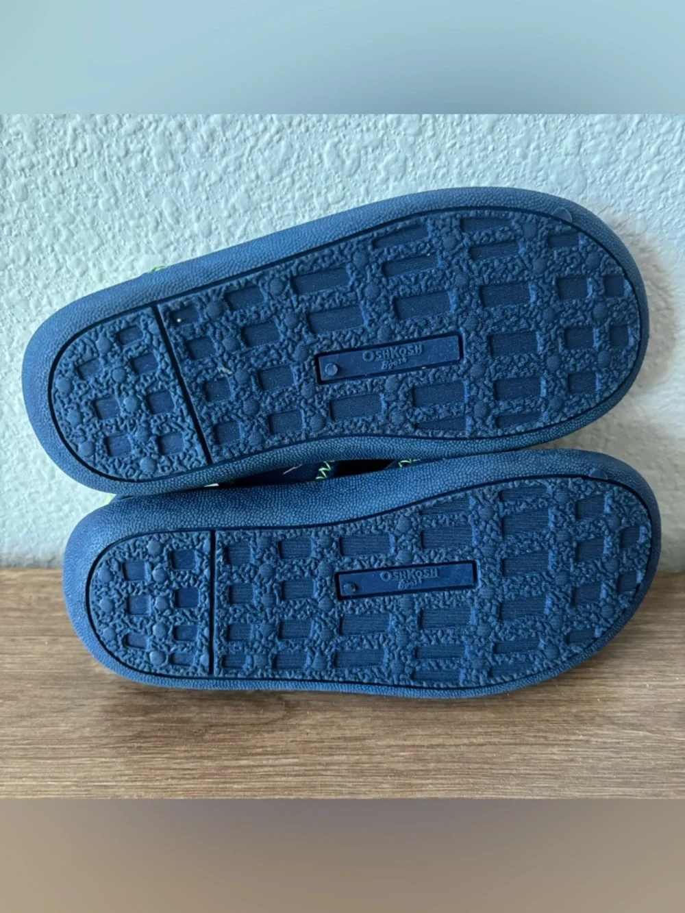OshKosh B'gosh Water Shoes Toddler Size 9